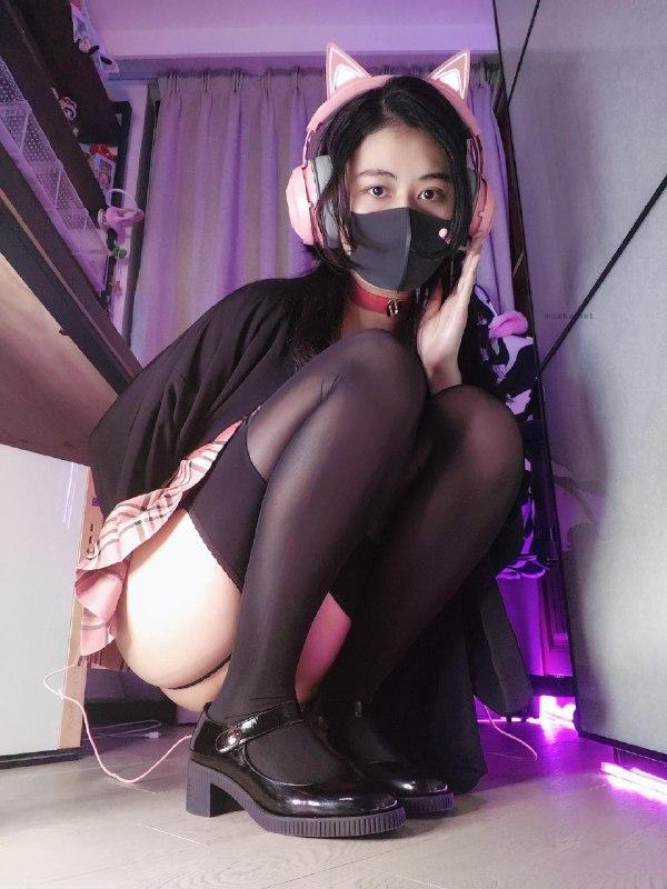 Naimi奶咪 – 黑丝JK【12P】